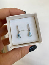 Load image into Gallery viewer, Pendientes topacio azul