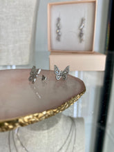 Load image into Gallery viewer, Pendientes Mariposas Antiguas