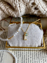 Laden Sie das Bild in den Galerie-Viewer, Tu Letra + Mineral Omamori Joyas