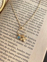 Cargar imagen en el visor de la galería, Colgante Libélula Omamori Joyas