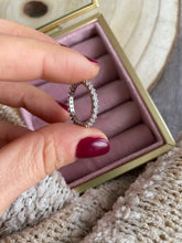 Cargar imagen en el visor de la galería, Anillo Alianza Tina A562 Omamori Joyas