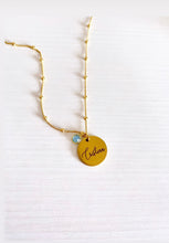 Cargar imagen en el visor de la galería, Colgante Medalla Personalizada Omamori Joyas