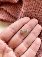 Cargar imagen en el visor de la galería, Pendientes Copito de nieve Omamori Joyas