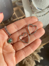 Laden Sie das Bild in den Galerie-Viewer, Aro LOVE corazón Omamori Joyas