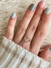 Cargar imagen en el visor de la galería, Anillo Corazón Omamori Joyas
