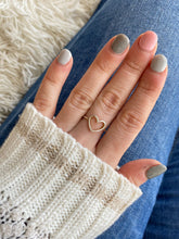 Cargar imagen en el visor de la galería, Anillo Corazón Omamori Joyas