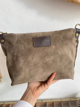 Cargar imagen en el visor de la galería, Bolso Medium Ante ( colores ) Omamori Joyas