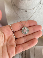 Load image into Gallery viewer, Colgante Calcedonia rosa y amazonitas Omamori Joyas