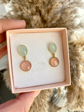 Cargar imagen en el visor de la galería, Pendientes Olivia calcedonia