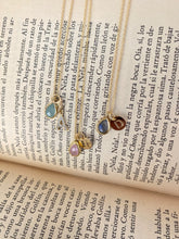 Cargar imagen en el visor de la galería, Colgante Piedra + Inicial