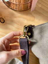 Load image into Gallery viewer, Bolso Gisela : Colores diferentes