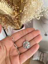 Load image into Gallery viewer, Colgante Calcedonia rosa y amazonitas Omamori Joyas