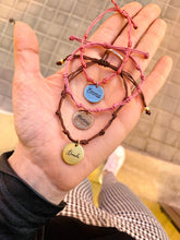 Charger l'image dans la galerie, Pulsera Medalla Personalizada Omamori Joyas