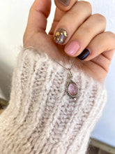 Cargar imagen en el visor de la galería, Colgante Lágrima ( elige tu piedra) Omamori Joyas