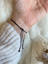 Laden Sie das Bild in den Galerie-Viewer, Pulsera Anni plata Personalizada ajustable