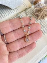 Cargar imagen en el visor de la galería, Collar lágrima con calcedonia Omamori Joyas