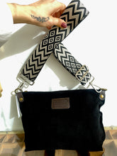 Cargar imagen en el visor de la galería, Bolso Medium Ante ( colores )