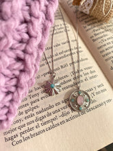 Load image into Gallery viewer, Colgante Calcedonia rosa y amazonitas Omamori Joyas