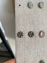 Cargar imagen en el visor de la galería, Pendientes Vintage Omamori Joyas