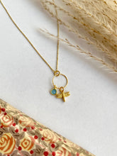 Cargar imagen en el visor de la galería, Colgante Libélula Omamori Joyas