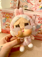 Charger l&#39;image dans la galerie, Caja sorpresa de POP MART CRYBABY Crying Again Series-Vinyl Face Plush
