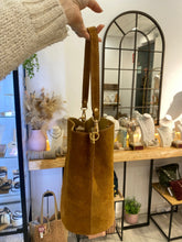 Cargar imagen en el visor de la galería, Bolso Bombonera Julia Omamori Joyas
