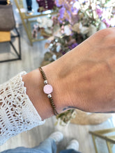 Cargar imagen en el visor de la galería, Pulsera Rosa de Sant Jordi Omamori Joyas
