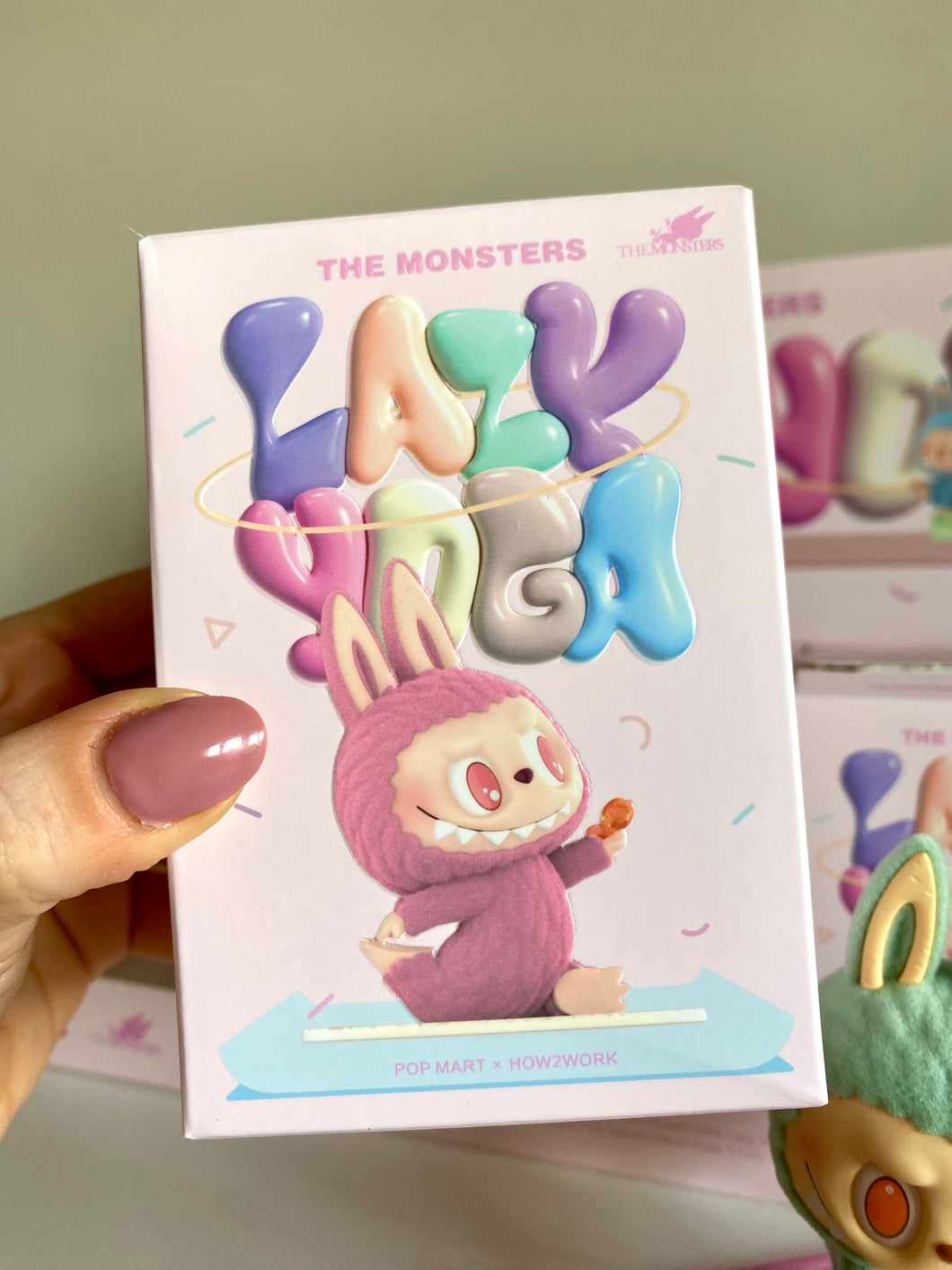 Labubu Caja Sorpresa Monster lazy yoga de POP MART