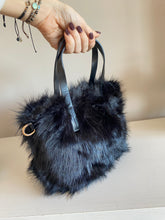 Cargar imagen en el visor de la galería, Bolso Mini Teddy Peluche
