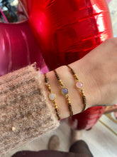 Cargar imagen en el visor de la galería, Pulsera Lia dorada
