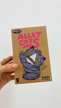 Cargar imagen en el visor de la galería, Caja sorpresa Fuggler Alley Cat Keyring  Plush Collectible Omamori Joyas

