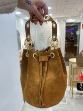Cargar imagen en el visor de la galería, Bolso Laia  Bombonera Omamori Joyas
