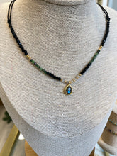 Load image into Gallery viewer, Collar Mini Gems Labradorita

