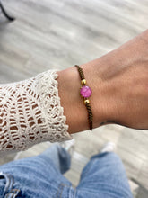 Cargar imagen en el visor de la galería, Pulsera Rosa de Sant Jordi Omamori Joyas

