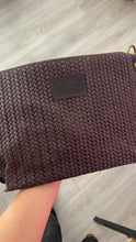 Cargar imagen en el visor de la galería, Bolso Medium Trenzado Omamori Joyas
