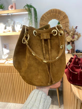Cargar imagen en el visor de la galería, Bolso Laia  Bombonera Omamori Joyas
