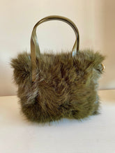Cargar imagen en el visor de la galería, Bolso Mini Teddy Peluche
