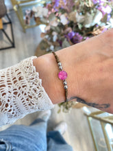 Cargar imagen en el visor de la galería, Pulsera Rosa de Sant Jordi Omamori Joyas

