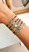 Cargar imagen en el visor de la galería, Pulsera Flor calcedonia verde agua Omamori Joyas
