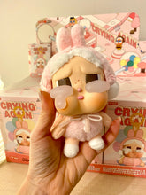 Charger l&#39;image dans la galerie, Caja sorpresa de POP MART CRYBABY Crying Again Series-Vinyl Face Plush
