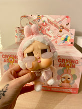 Charger l&#39;image dans la galerie, Caja sorpresa de POP MART CRYBABY Crying Again Series-Vinyl Face Plush
