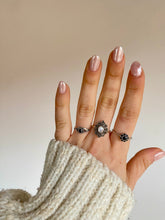 Cargar imagen en el visor de la galería, Anillo Reina Carlota
