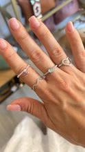 Laden Sie das Bild in den Galerie-Viewer, Anillo bolitas de plata elástico Omamori Joyas
