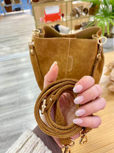 Cargar imagen en el visor de la galería, Bolso Bombonera Julia Omamori Joyas

