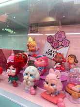 Cargar imagen en el visor de la galería, Caja sorpresa de POP MART CRYBABY Crying For Love Series Figures
