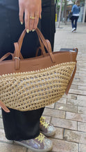 Cargar y reproducir el video en el visor de la galería, Bolso Summer Rafia
